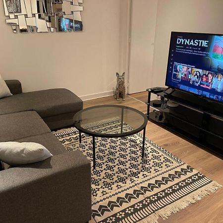Le Black & White, Hyper Centre - Paisible- Wifi Hd- Netflix- Proche Gare -Ideal Couple Et Business Ньор Экстерьер фото